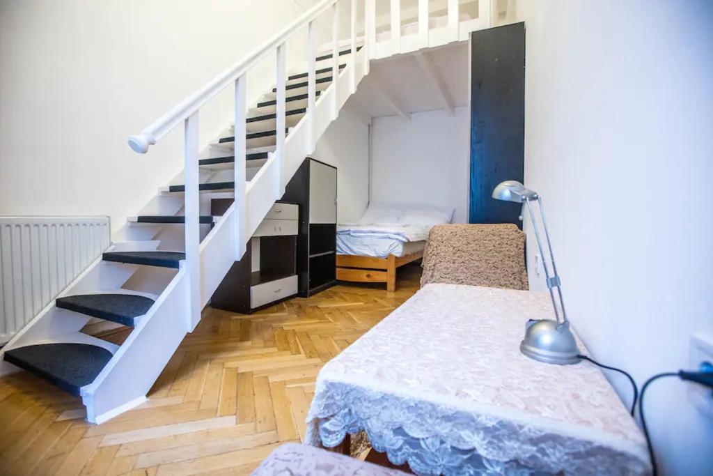 Center Apartment 5 Private Room For 19 People Budapeste Exterior foto
